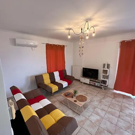 Vergian Brand New Spacious At Appartamento Agioi Theodoroi (Corinthia)