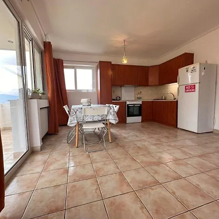 Vergian Brand New Spacious At Appartamento Agioi Theodoroi (Corinthia)