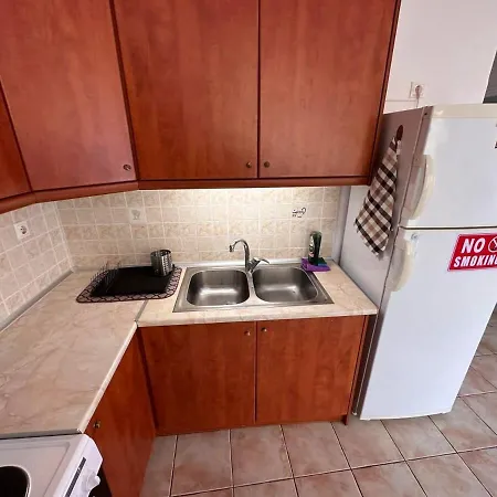 Vergian Brand New Spacious At Апартаменты Агиои Теодорои