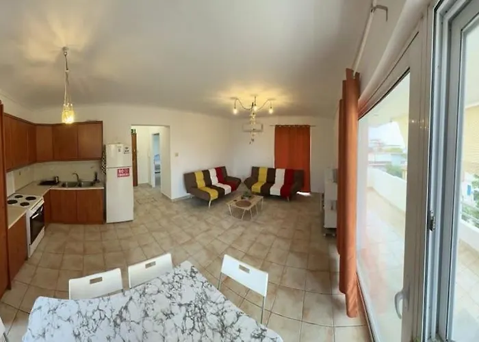 Vergian Brand New Spacious At Appartamento Agioi Theodoroi (Corinthia)