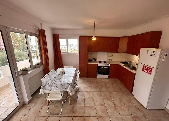 Vergian Brand New Spacious At Apartment Agioi Theodoroi (Corinthia)