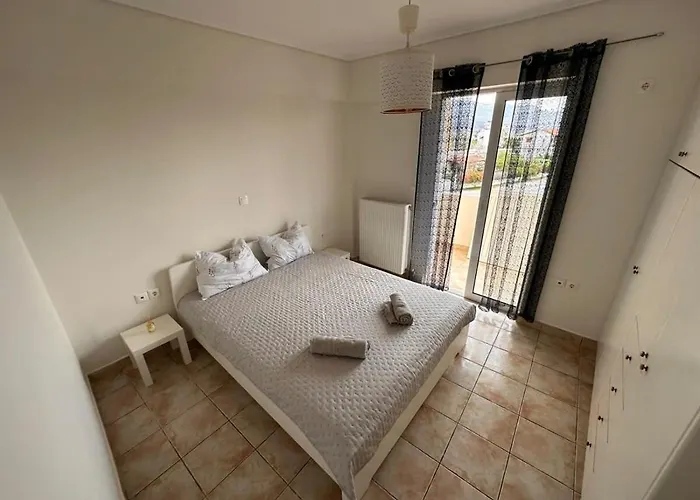 Vergian Brand New Spacious At Apartment Agioi Theodoroi (Corinthia)