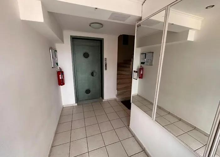 Vergian Brand New Spacious At Apartment *