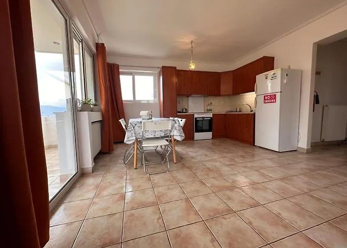 Vergian Brand New Spacious At Appartamento Agioi Theodoroi (Corinthia)