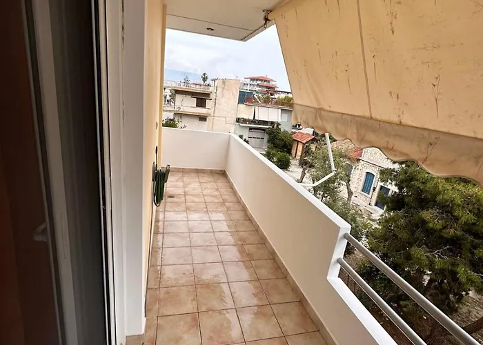 Vergian Brand New Spacious At Agioi Theodoroi (Corinthia)